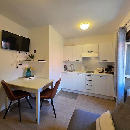 Apartment Hum-The Smallest Town In The World Bagian luar foto