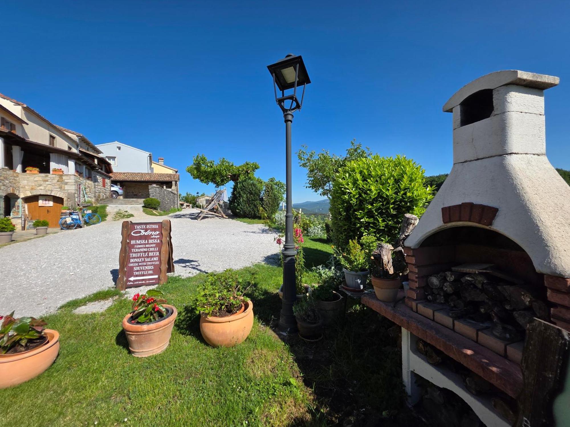 Apartment Hum-The Smallest Town In The World Bagian luar foto