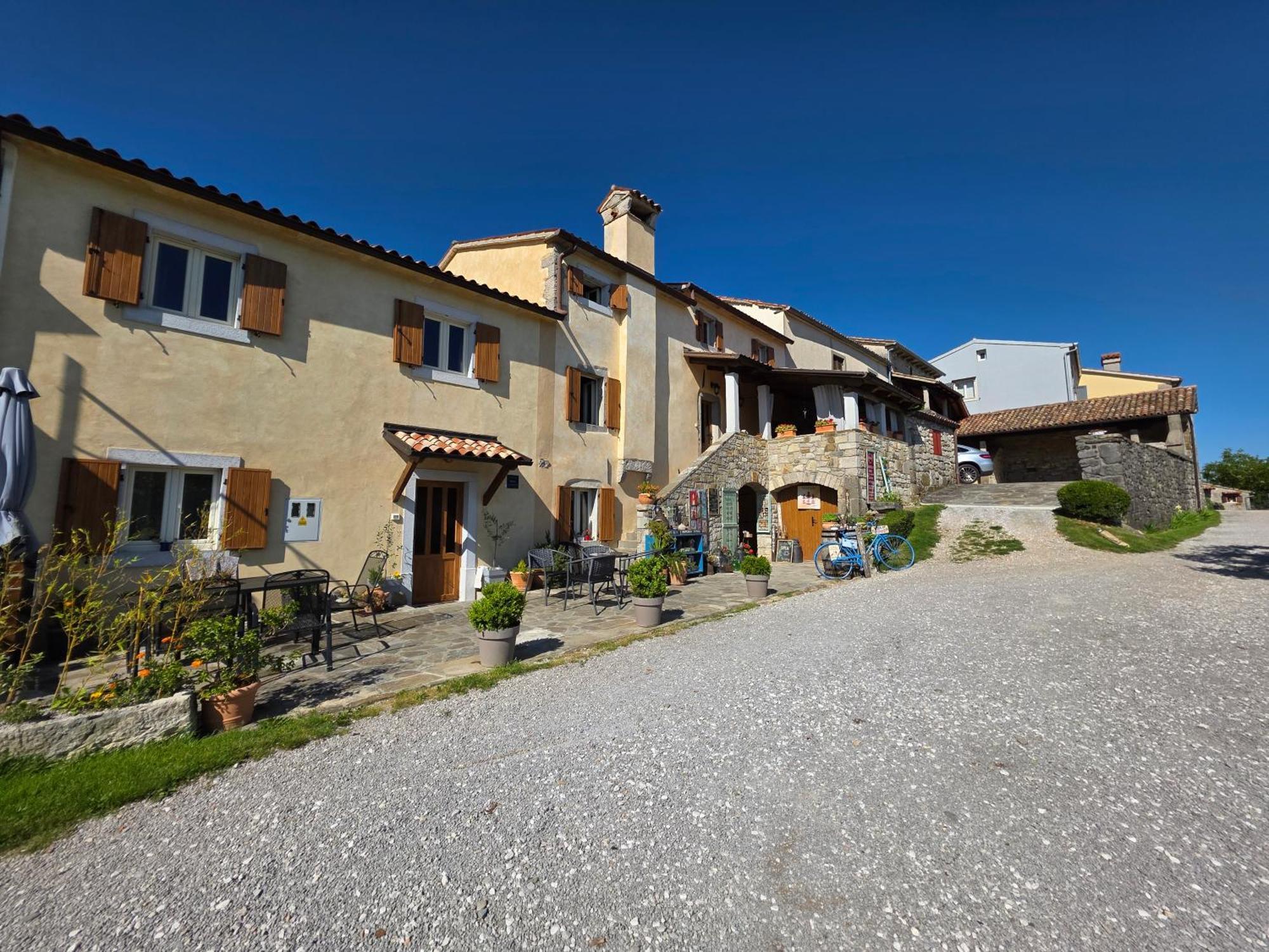 Apartment Hum-The Smallest Town In The World Bagian luar foto